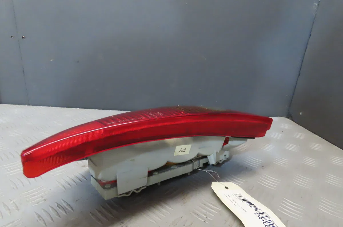 Feu arrière droit OPEL CORSA 1993 occasion