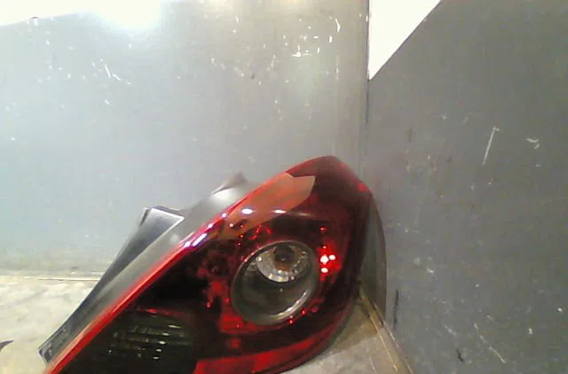 Feu arrière droit OPEL CORSA 2008 occasion