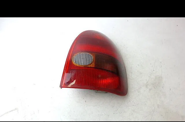 Feu arrière droit Opel CORSA B (S93) 1.0 i 12v (f08, f68, m68) (1996-2000) occasion
