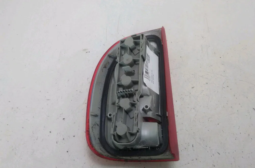 Feu arrière droit Opel CORSA B (S93) 1.0 i 12v (f08, f68, m68) (1996-2000) occasion