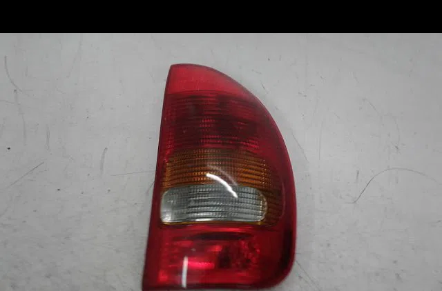 Feu arrière droit Opel CORSA B (S93) 1.4 i (f08, f68, m68) (1993-2000) occasion
