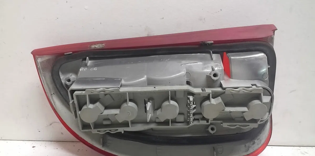 Feu arrière droit Opel CORSA B (S93) 1.7 d (f08, f68, m68) (1996-2000) occasion