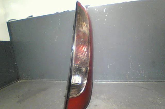 Feu arrière droit Opel CORSA C (X01) 1.2 (f08, f68) (2000-2009) occasion