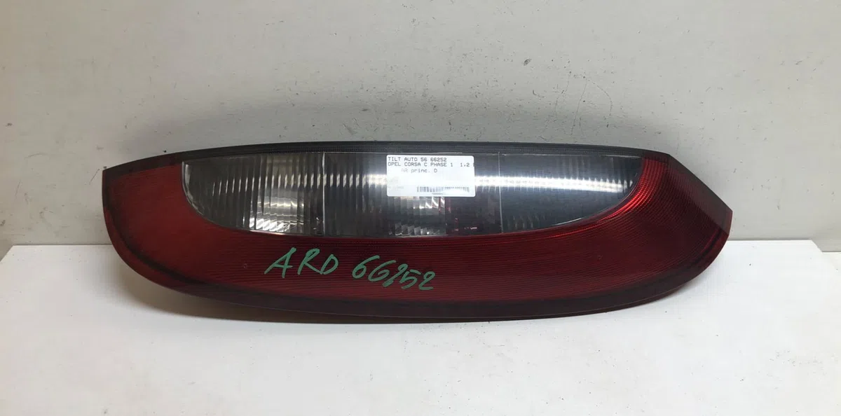 Feu arrière droit Opel CORSA C (X01) 1.2 (f08, f68) (2000-2009) occasion