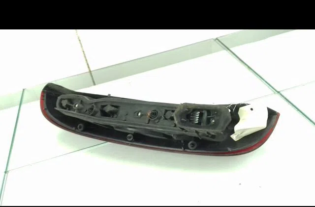 Feu arrière droit Opel CORSA C (X01) 1.2 (f08, f68) (2000-2009) occasion