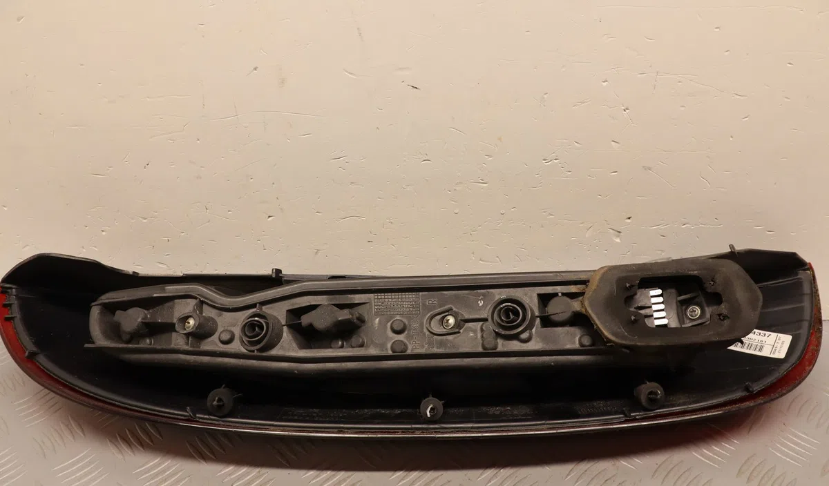 Feu arrière droit Opel CORSA C (X01) 1.2 (f08, f68) (2000-2009) occasion