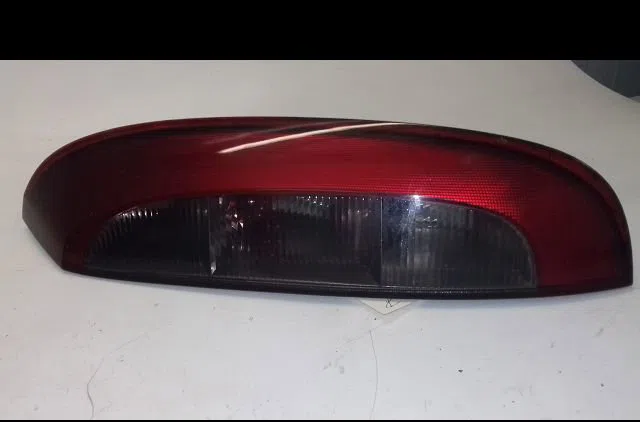 Feu arrière droit Opel CORSA C (X01) 1.4 (f08, f68) (2000-2009) occasion