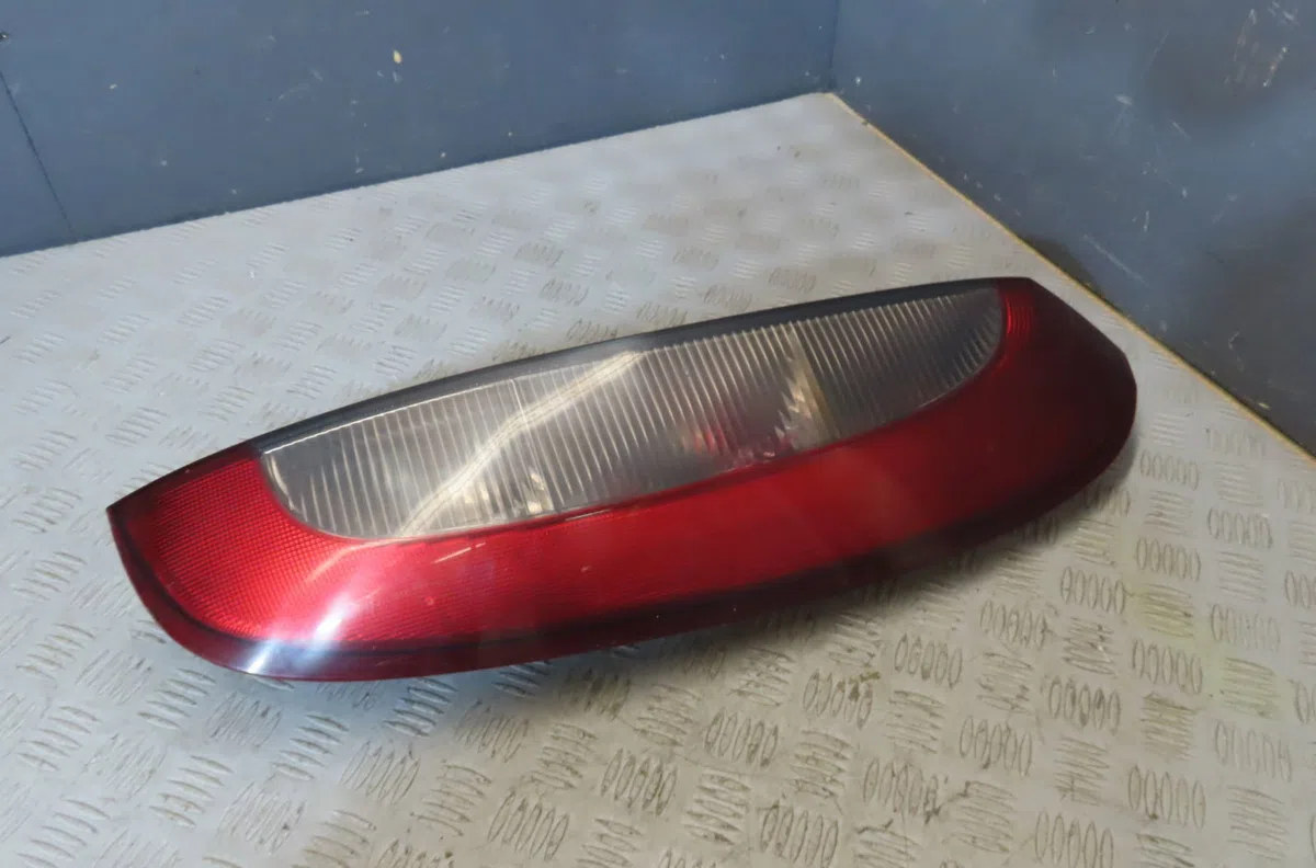 Feu arrière droit Opel CORSA C (X01) 1.7 dti (f08, f68) (2000-2009) 5 portes occasion