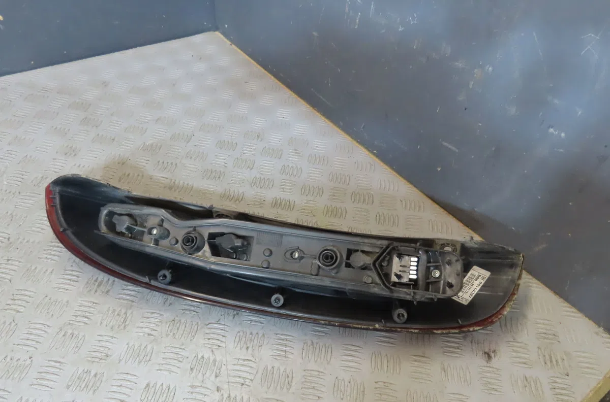 Feu arrière droit Opel CORSA C (X01) 1.7 dti (f08, f68) (2000-2009) 5 portes occasion