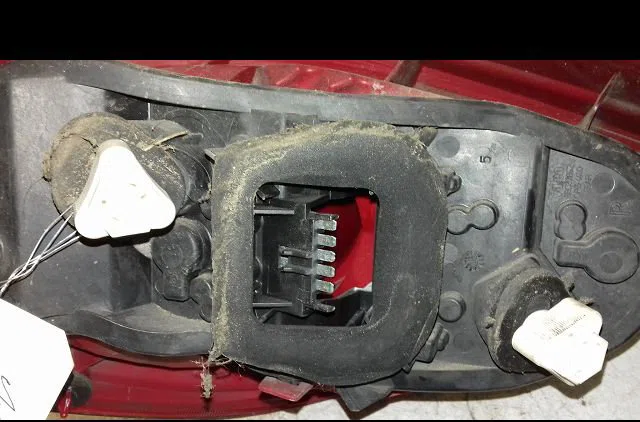 Feu arrière droit Opel CORSA D (S07) 1.2 (l08, l68) (2006-2014) 5 portes occasion