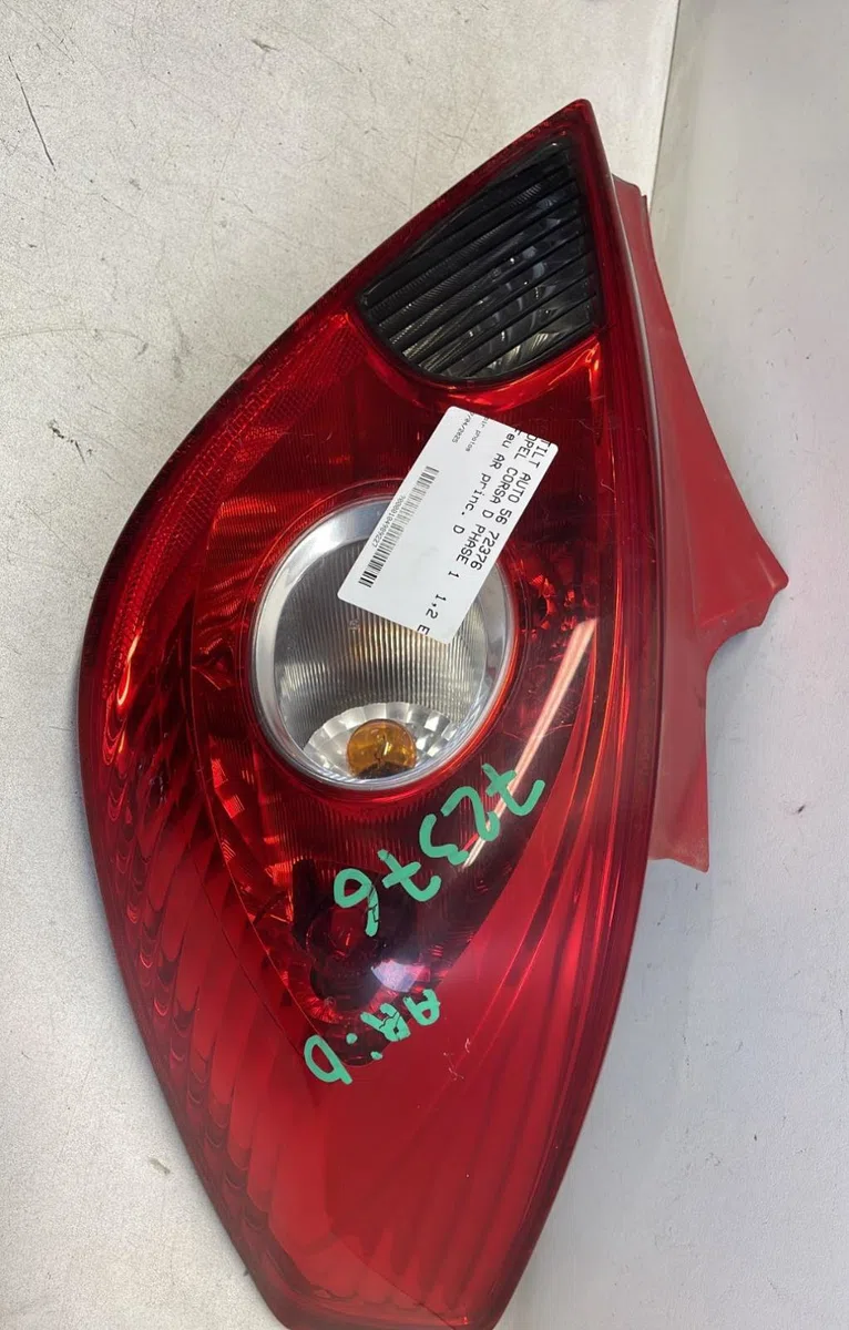 Feu arrière droit Opel CORSA D (S07) 1.2 (l08, l68) (2006-2014) 5 portes occasion