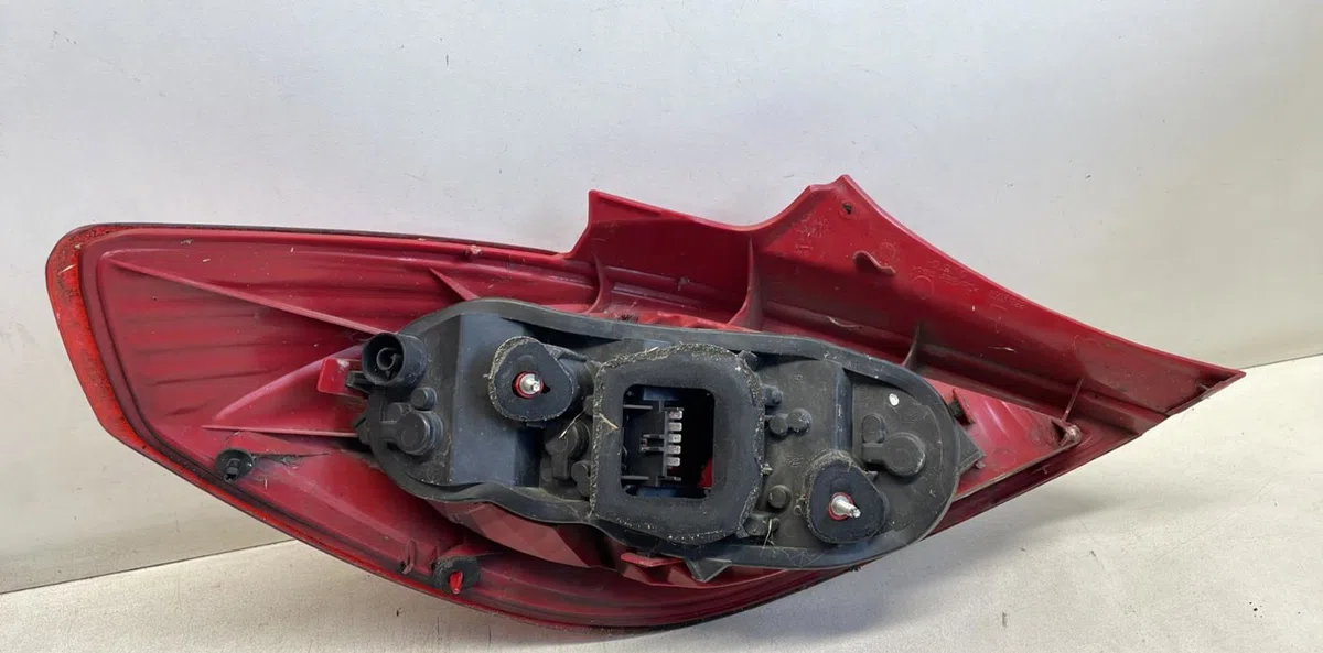 Feu arrière droit Opel CORSA D (S07) 1.2 (l08, l68) (2006-2014) 5 portes occasion