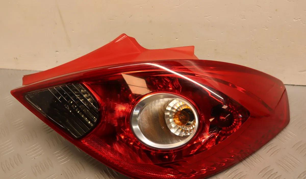Feu arrière droit Opel CORSA D (S07) 1.3 cdti (l08, l68) (2006-2014) 3 portes occasion