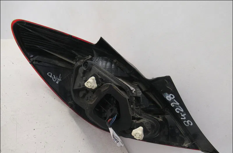 Feu arrière droit Opel CORSA D (S07) 1.4 (l08, l68) (2006-2014) 3 portes occasion
