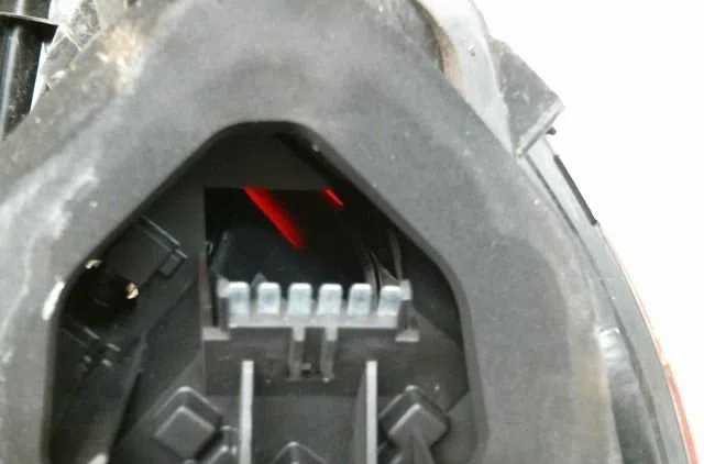 Feu arrière droit Opel CORSA D (S07) 1.4 (l08, l68) (2006-2014) 3 portes occasion