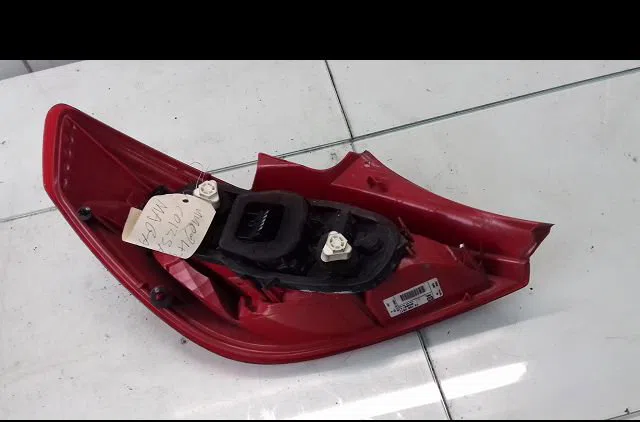 Feu arrière droit Opel CORSA D (S07) 1.4 (l08, l68) (2006-2014) occasion