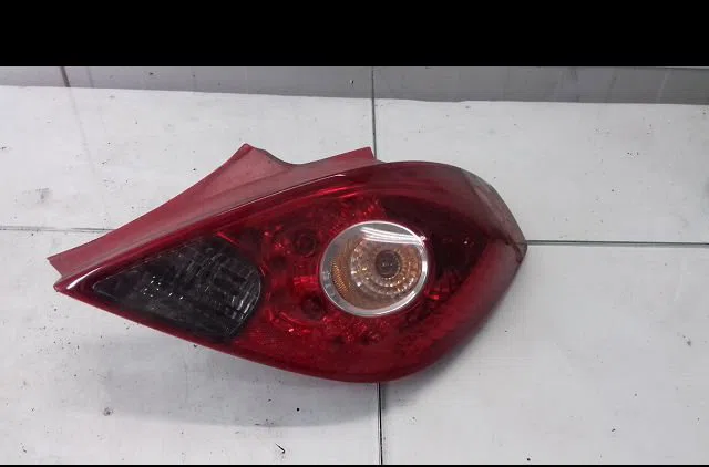 Feu arrière droit Opel CORSA D (S07) 1.4 (l08, l68) (2006-2014) occasion