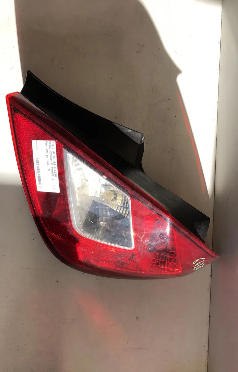 Feu arrière droit Opel CORSA D (S07) 1.4 (l08, l68) (2006-2014) occasion