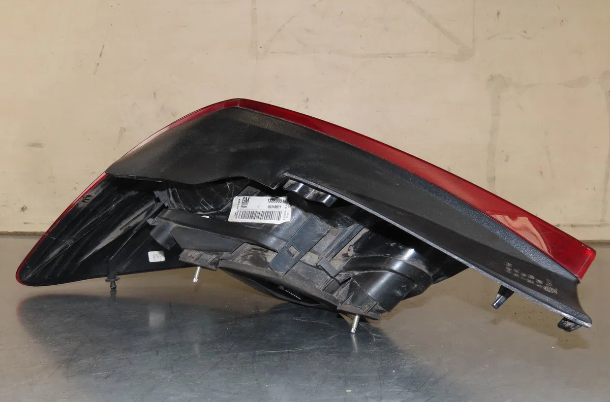 Feu arrière droit Opel CORSA E (X15) 1.3 cdti (08, 68) (2014) occasion