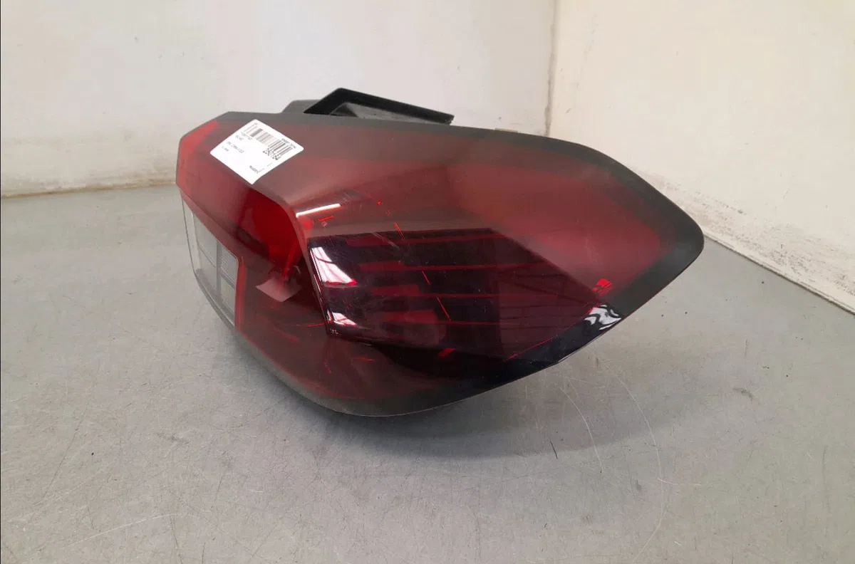 Feu arrière droit Opel CORSA F 1.2 (68) (2019) occasion