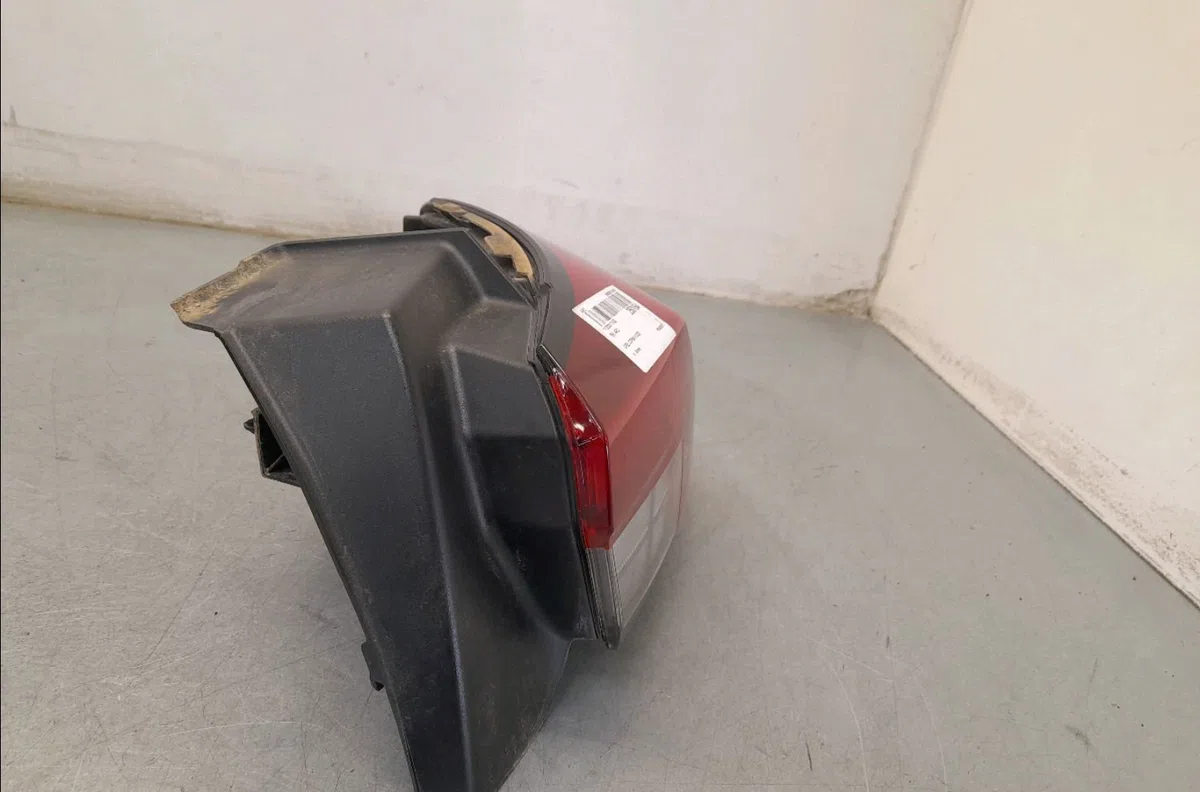 Feu arrière droit Opel CORSA F 1.2 (68) (2019) occasion