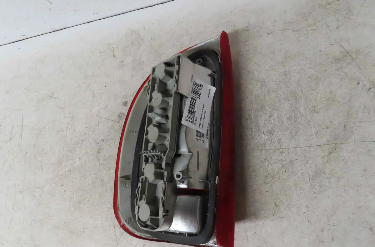 Feu arrière droit OPEL CORSA II occasion