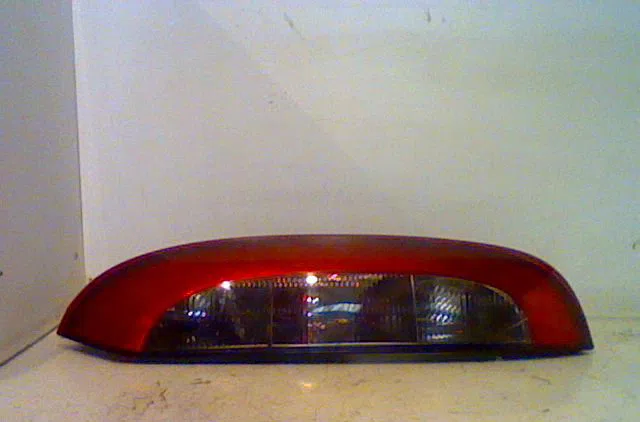 Feu arrière droit OPEL CORSA III 2004 occasion