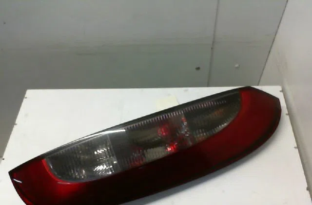Feu arrière droit OPEL CORSA III occasion