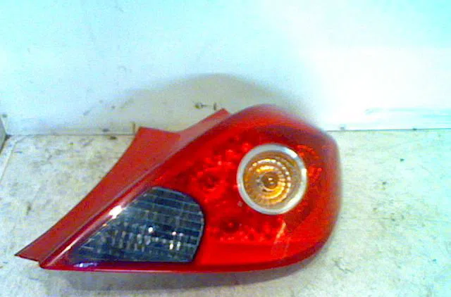 Feu arrière droit OPEL CORSA IV 2006 occasion