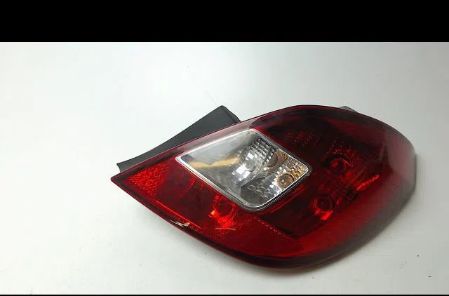 Feu arrière droit OPEL CORSA occasion