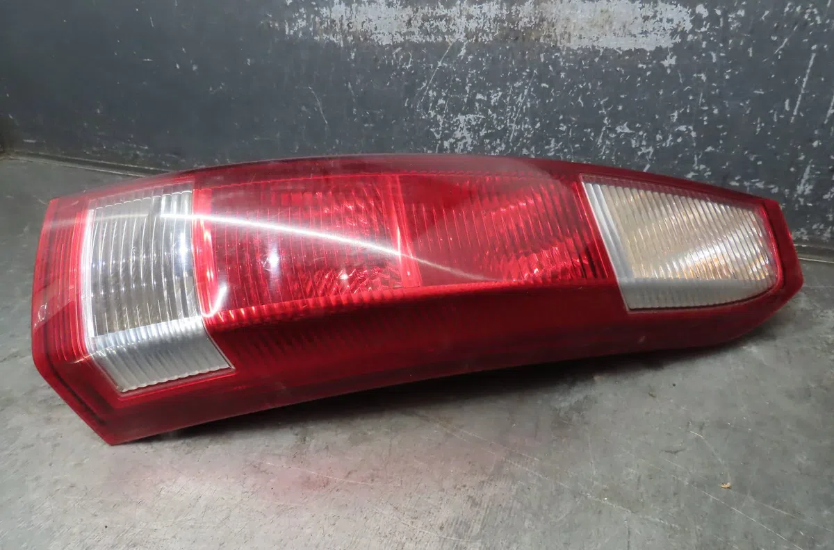 Feu arrière droit Opel MERIVA A Monospace (X03) 1.3 cdti (e75) (2003-2010) occasion
