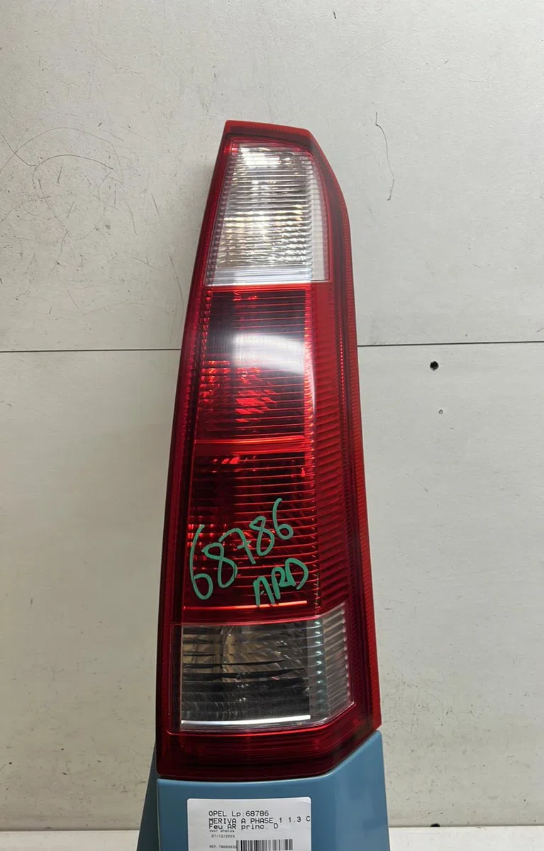 Feu arrière droit Opel MERIVA A Monospace (X03) 1.3 cdti (e75) (2003-2010) occasion