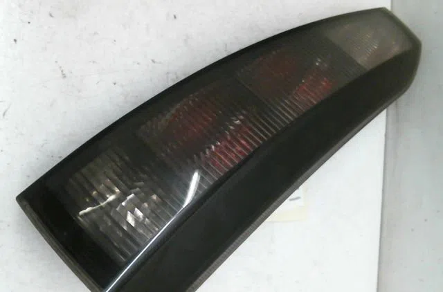 Feu arrière droit Opel MERIVA A Monospace (X03) 1.4 16v twinport lpg (e75) (2004-2010) occasion