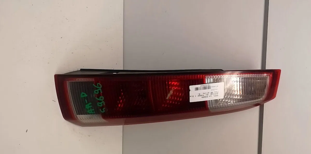 Feu arrière droit Opel MERIVA A Monospace (X03) 1.7 dti (e75) (2003-2010) occasion