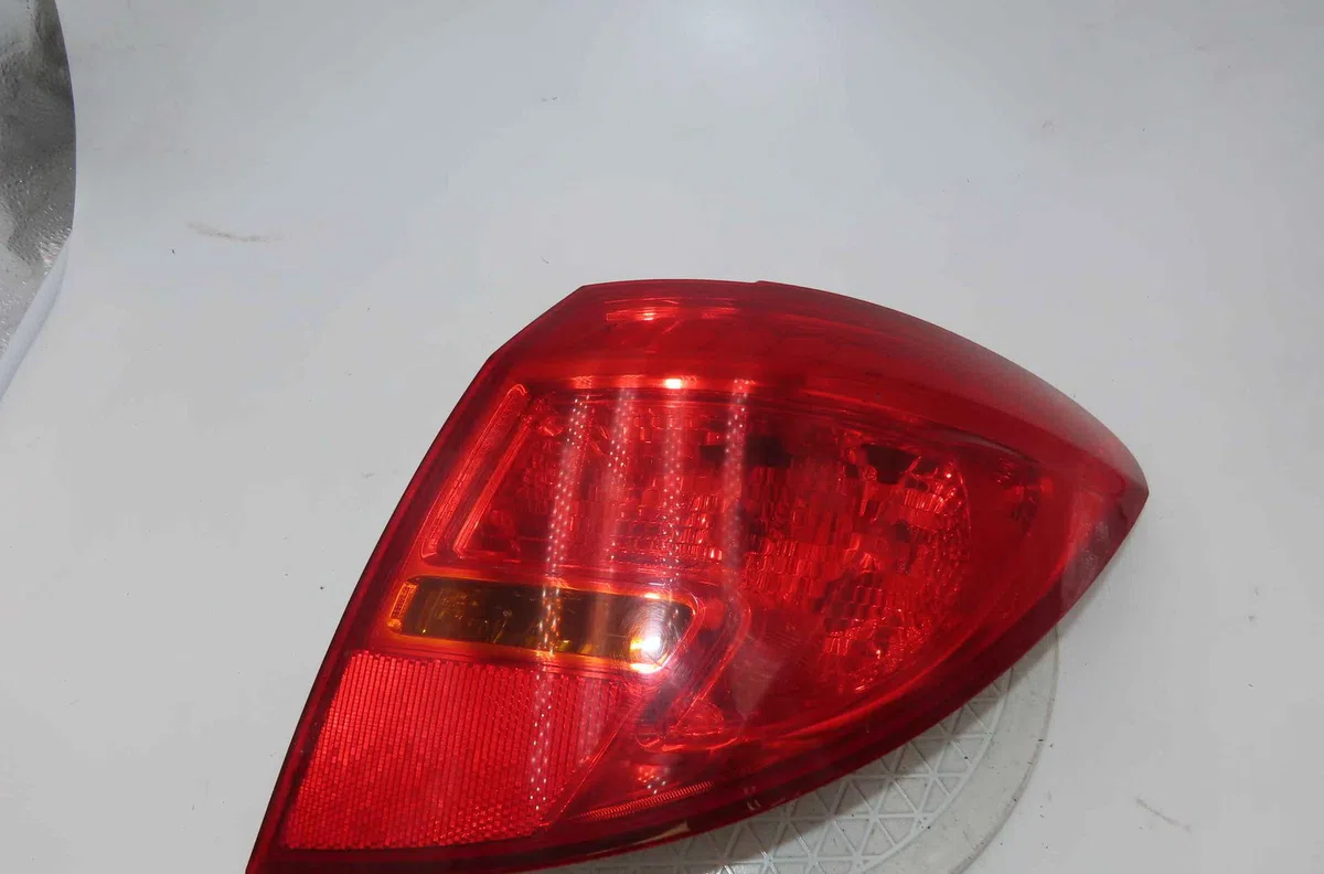 Feu arrière droit OPEL MERIVA II occasion