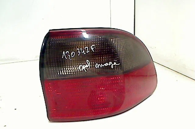 Feu arrière droit OPEL OMEGA II occasion