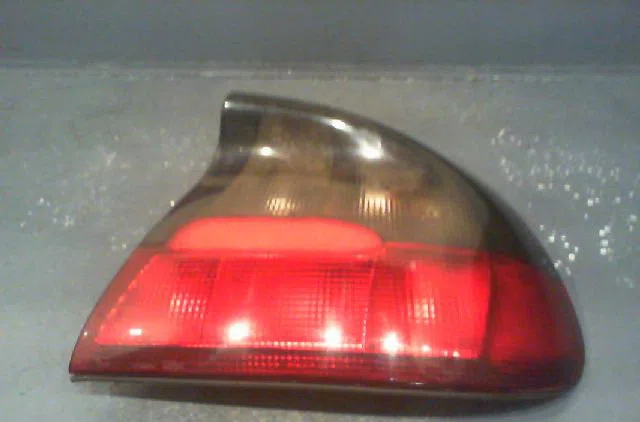 Feu arrière droit OPEL TIGRA 1998 occasion