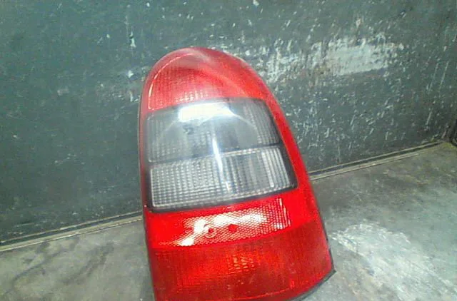 Feu arrière droit OPEL VECTRA 1999 occasion