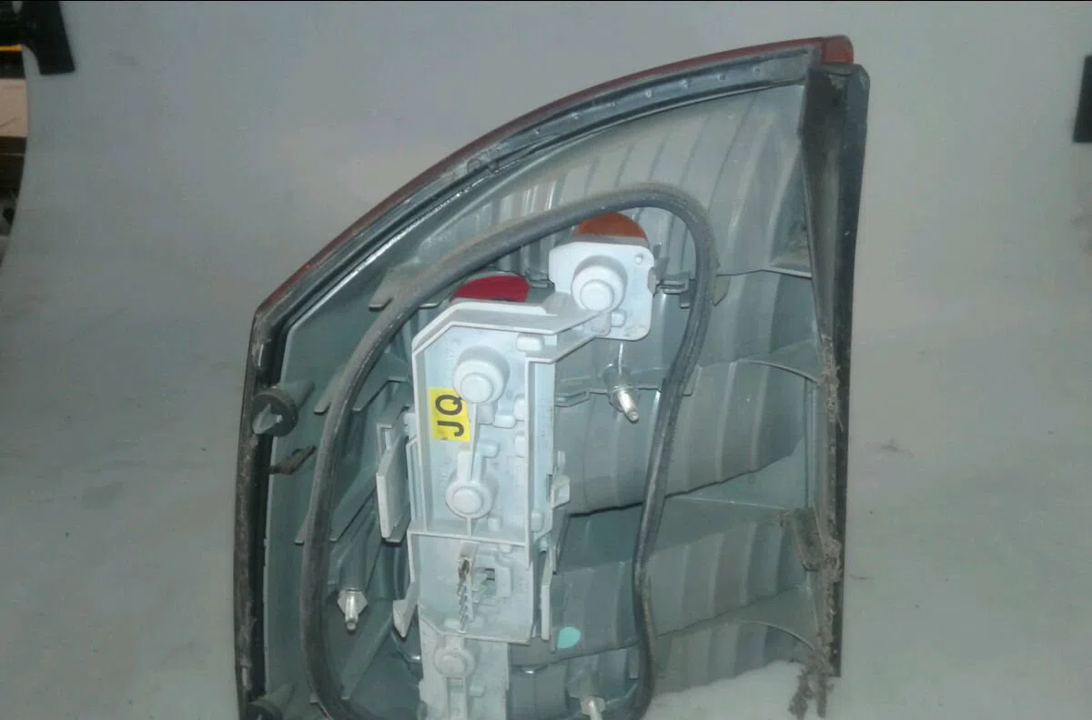 Feu arrière droit OPEL VECTRA 2002 occasion
