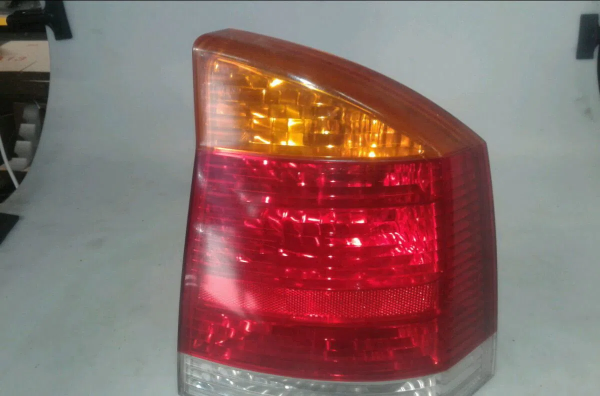 Feu arrière droit OPEL VECTRA 2002 occasion