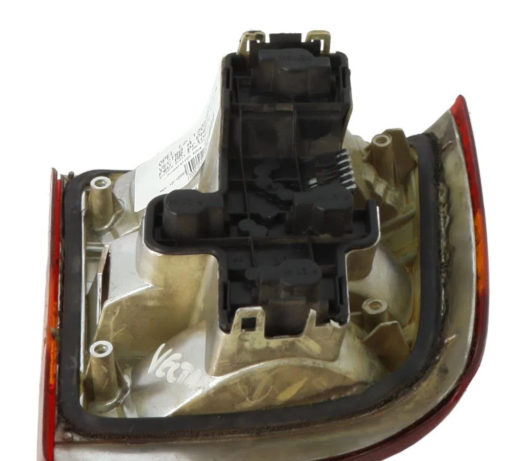 Feu arrière droit Opel VECTRA A (J89) 1.6 (f19, m19) (1988-1993) occasion
