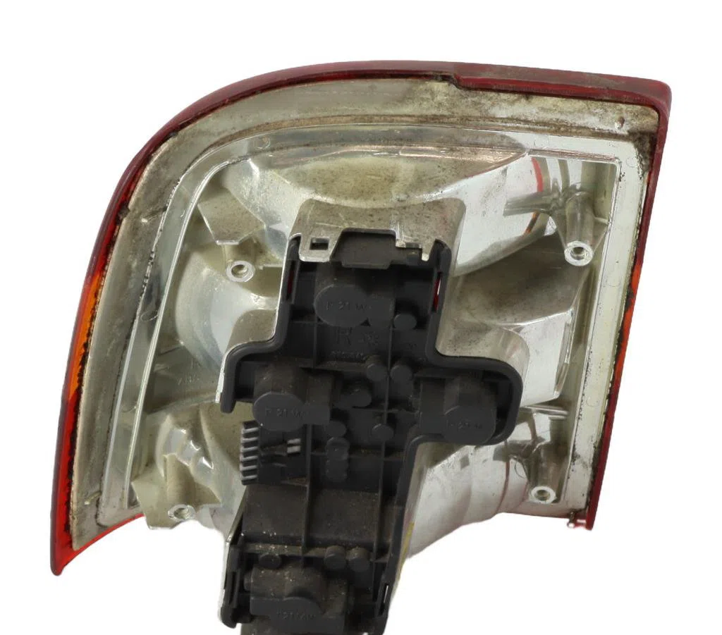 Feu arrière droit Opel VECTRA A (J89) 1.6 i (f19, m19) (1988-1995) occasion