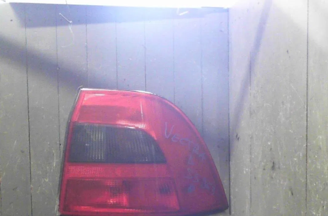 Feu arrière droit OPEL VECTRA B  VECTRA B PHASE 2 occasion