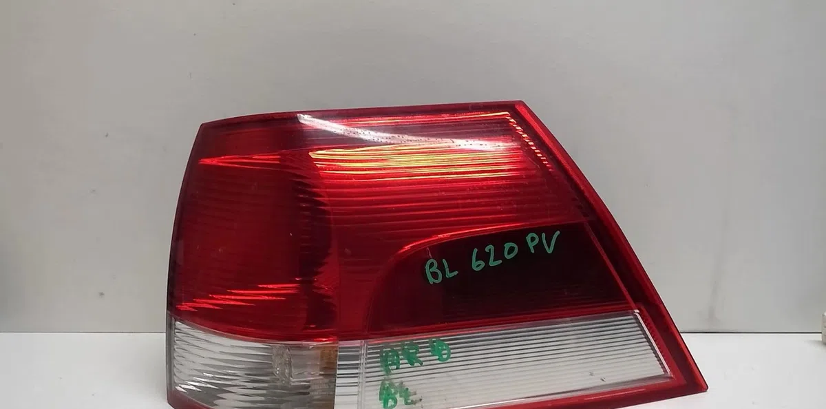 Feu arrière droit Opel VECTRA C Break (Z02) 1.9 cdti (f35) (2004-2009) occasion