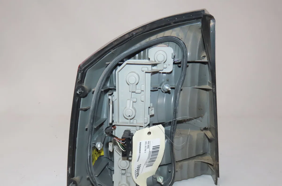 Feu arrière droit Opel VECTRA C GTS (Z02) 1.9 cdti (f68) (2004-2009) occasion