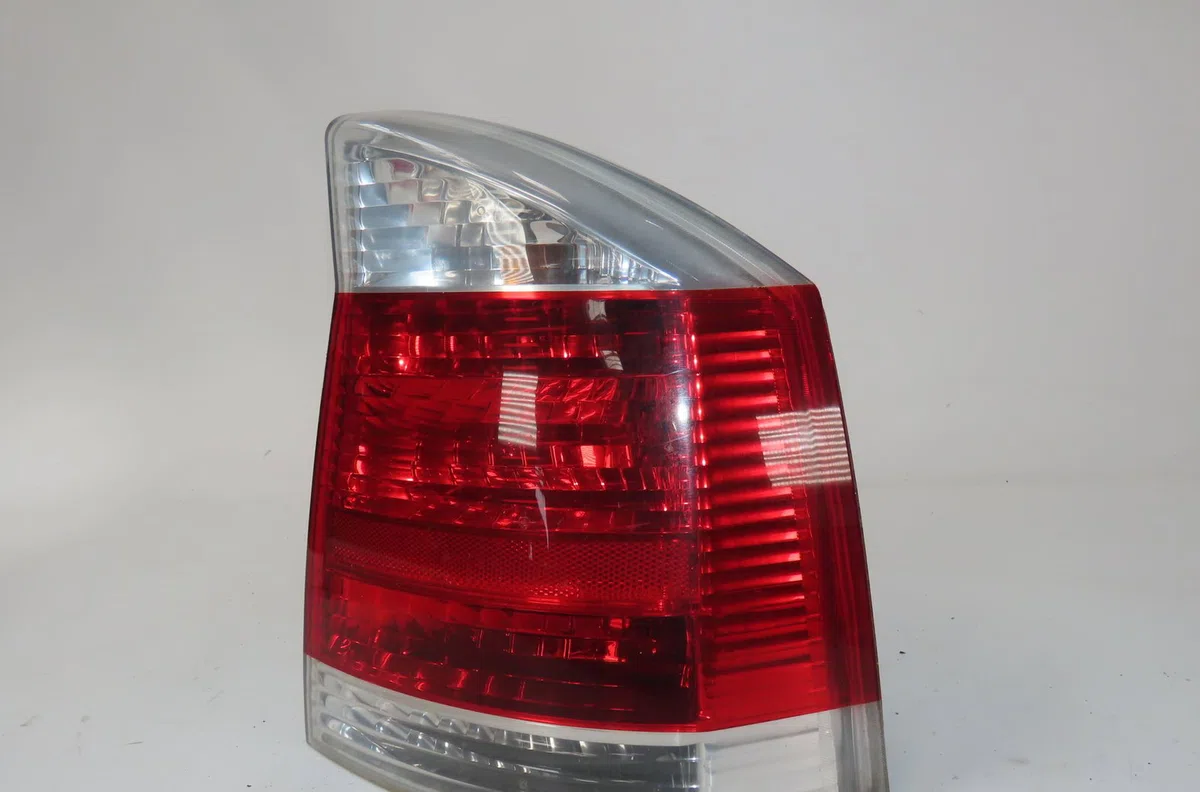Feu arrière droit Opel VECTRA C GTS (Z02) 1.9 cdti (f68) (2004-2009) occasion
