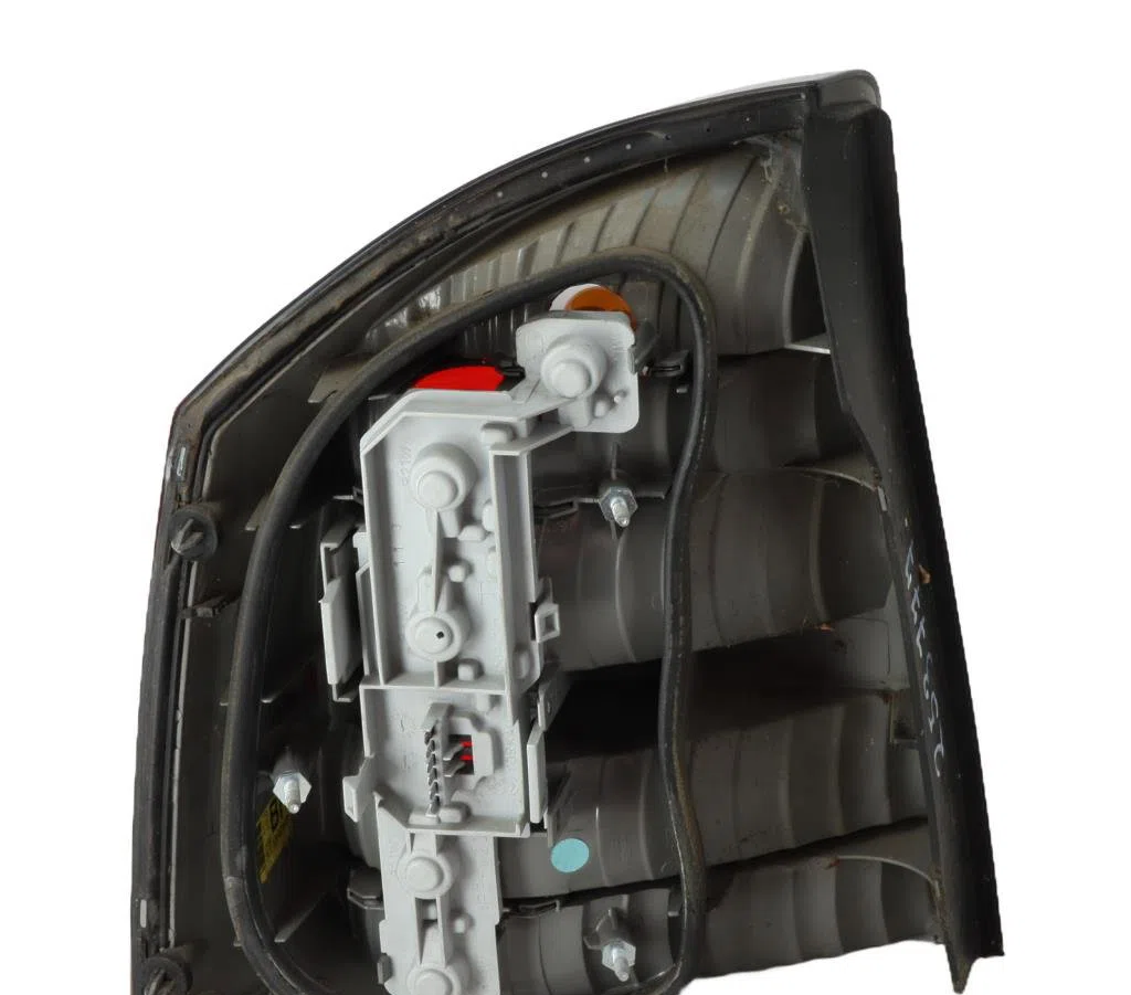 Feu arrière droit Opel VECTRA C GTS (Z02) 2.2 dti 16v (f68) (2002-2006) occasion