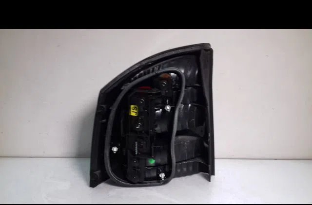 Feu arrière droit Opel VECTRA C GTS (Z02) 3.2 v6 (f68) (2002-2006) occasion