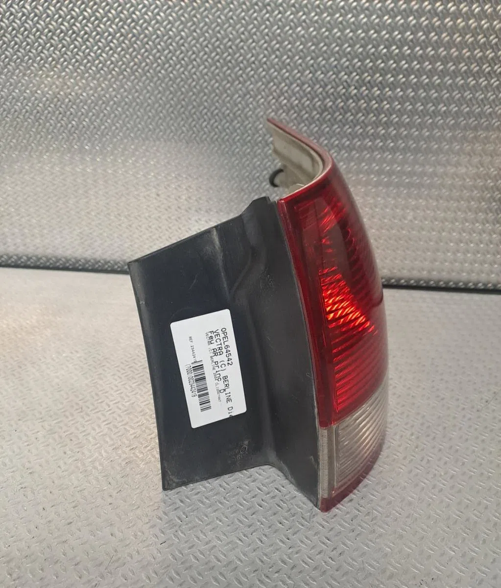 Feu arrière droit OPEL VECTRA C  VECTRA C PHASE 1 BREAK occasion
