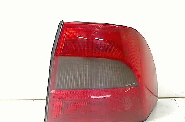 Feu arrière droit OPEL VECTRA II 2001 occasion